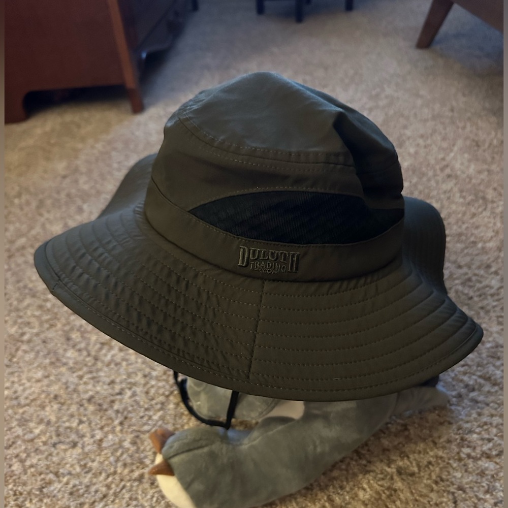 Duluth Trading Co. Crusher wide brim hat- size M
